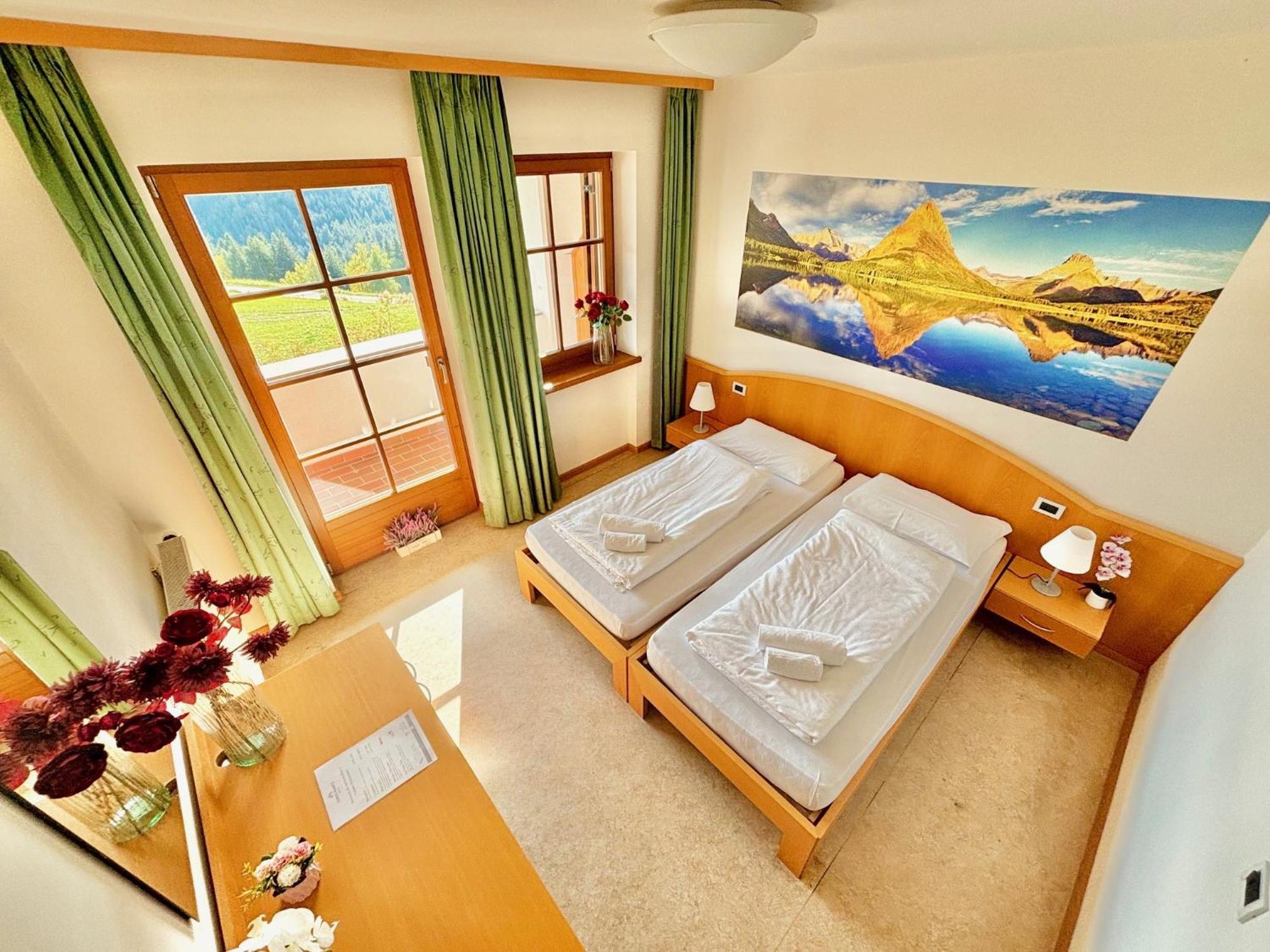 Hotel Corno Bianco Nova Ponente Dış mekan fotoğraf