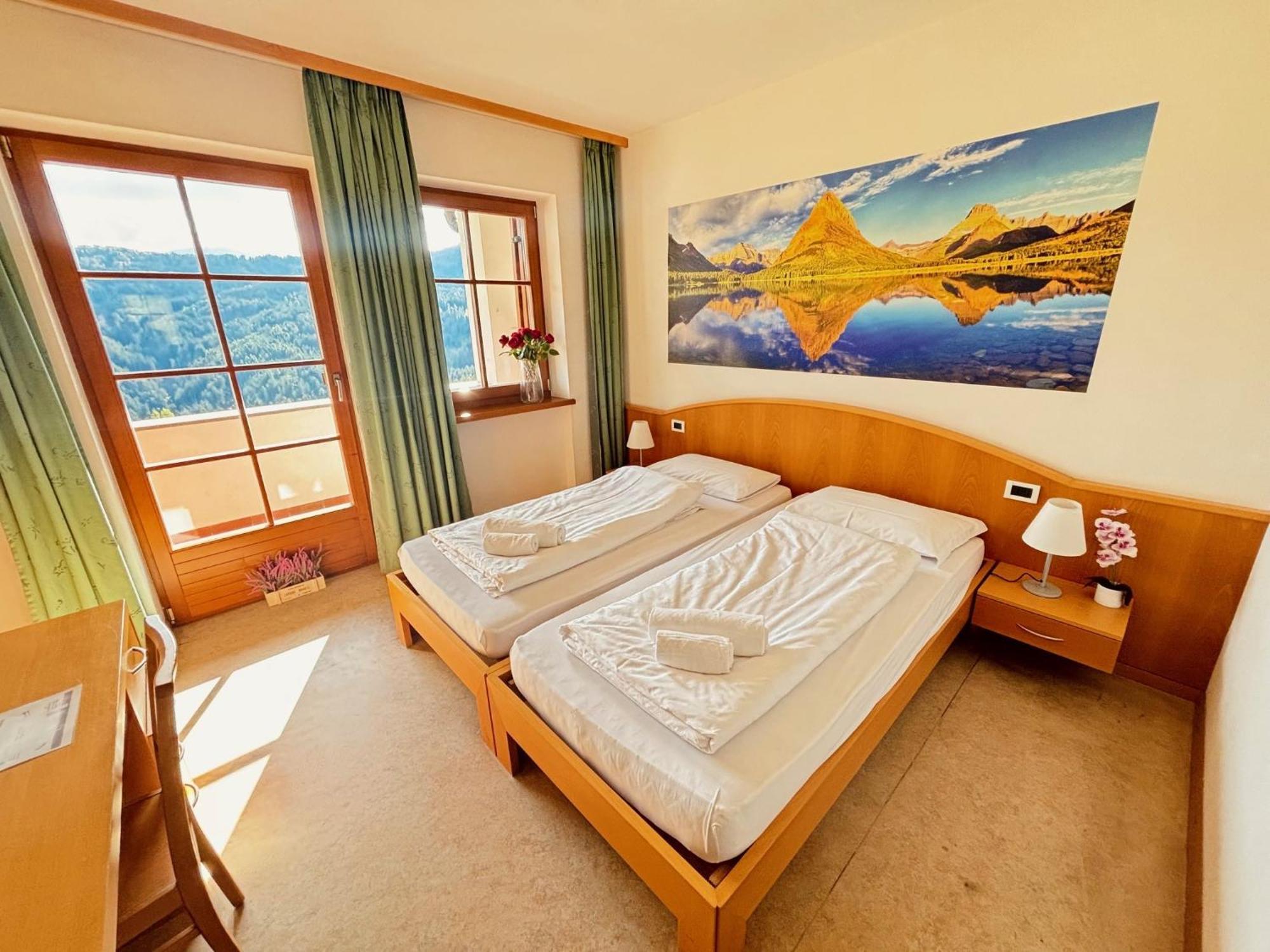 Hotel Corno Bianco Nova Ponente Dış mekan fotoğraf