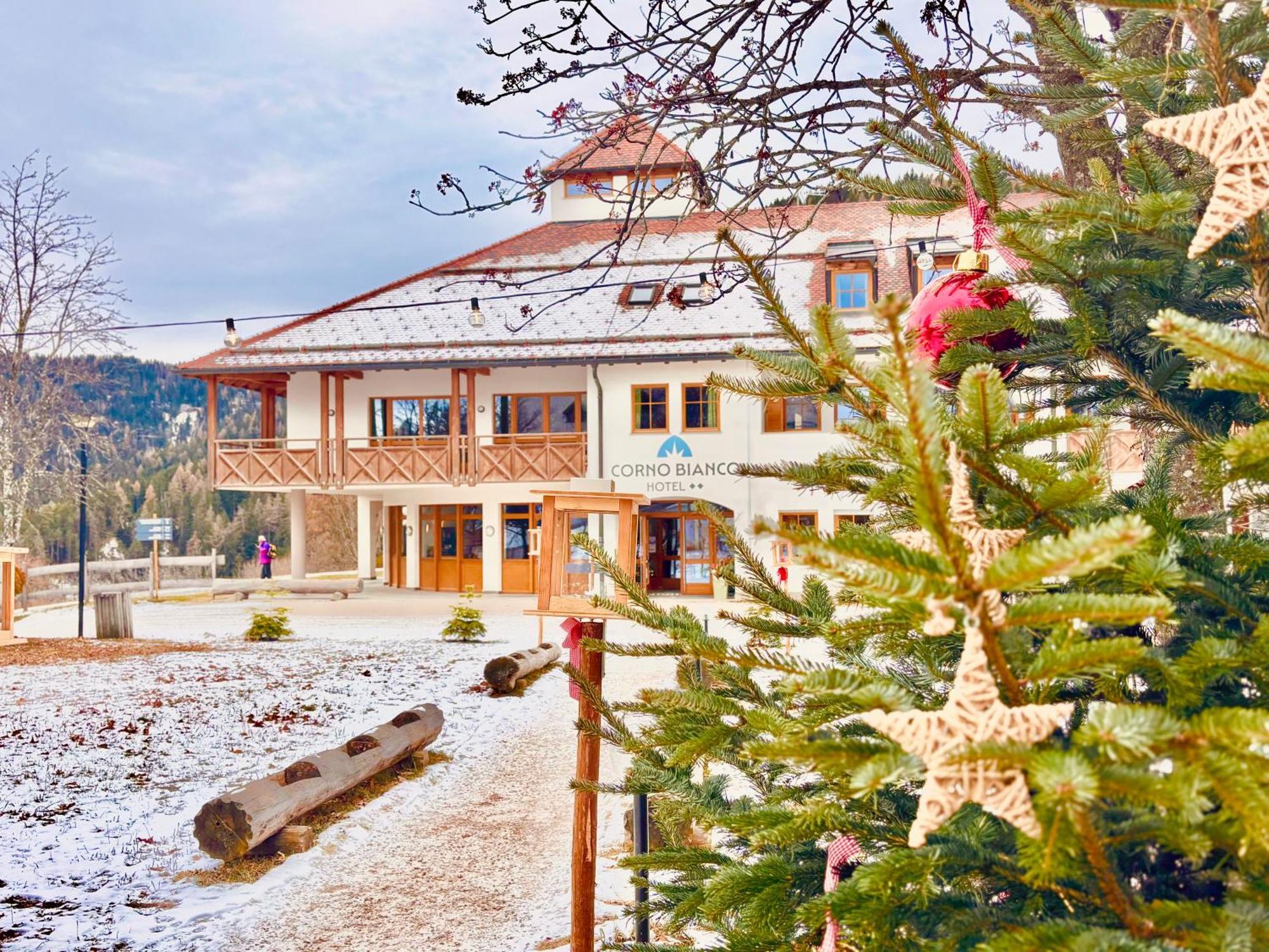 Hotel Corno Bianco Nova Ponente Dış mekan fotoğraf