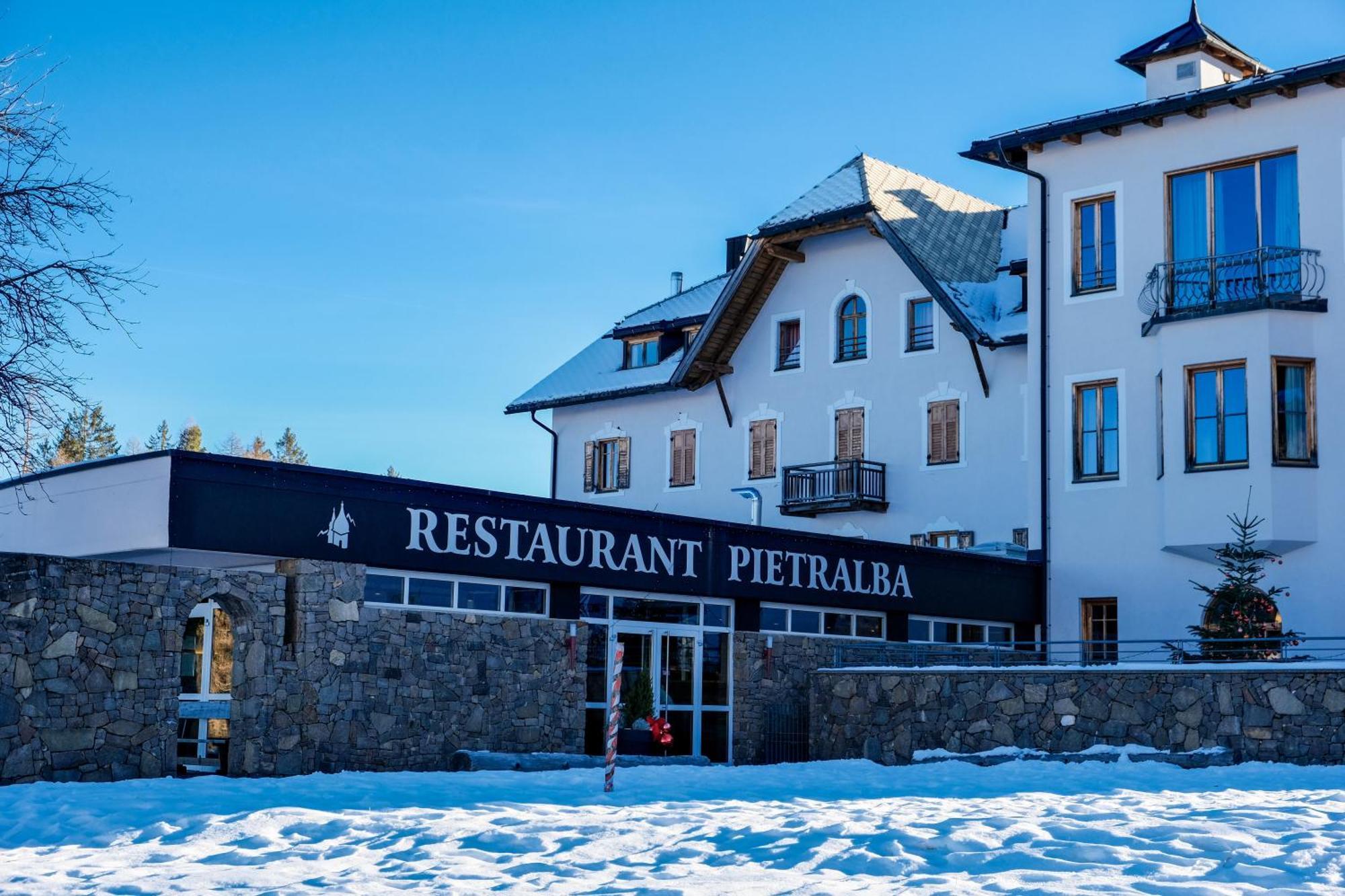 Hotel Corno Bianco Nova Ponente Dış mekan fotoğraf